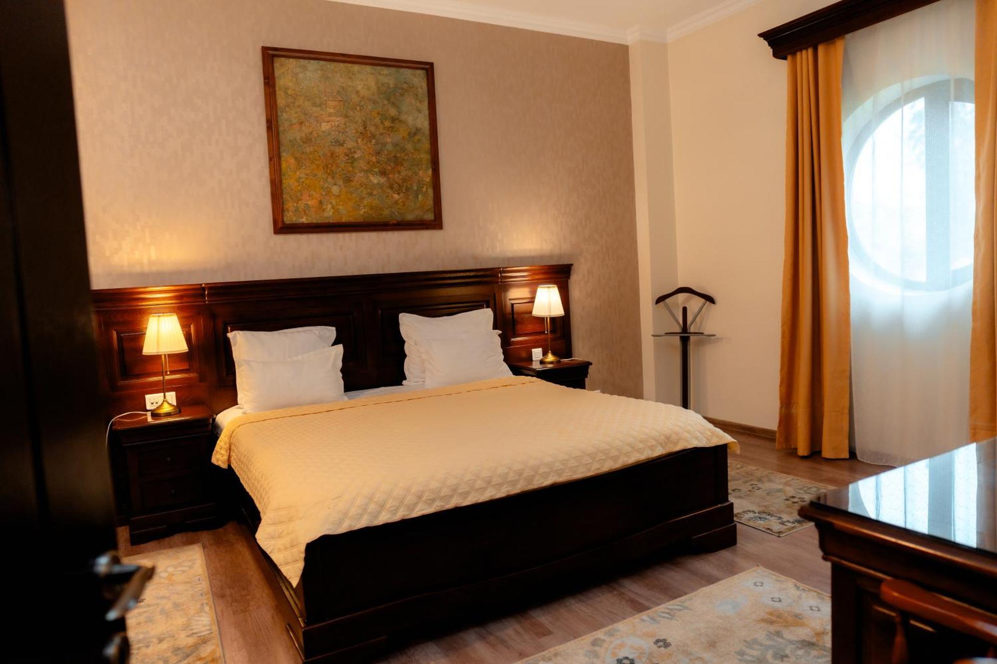 Grand Hotel Sofianu Ramnicu Valcea Exterior photo